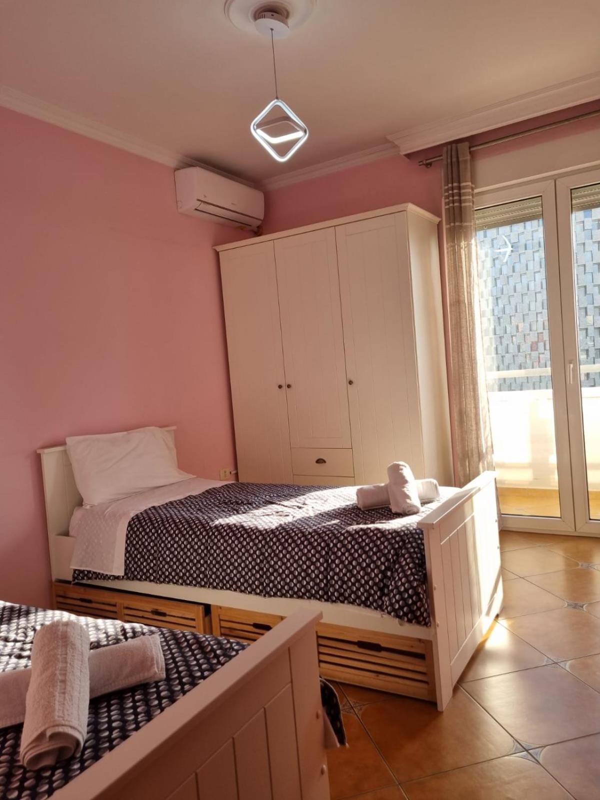 Sandra'S Apartment In Tirana Center Экстерьер фото